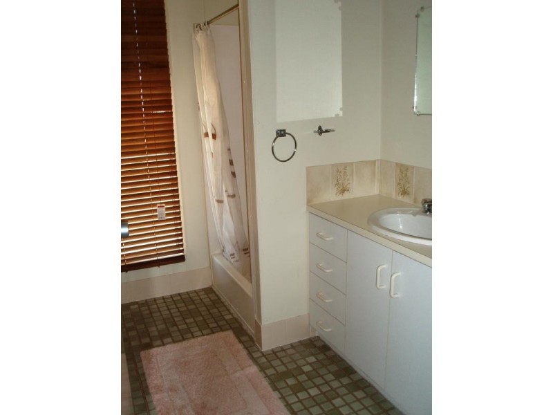 37 Leslie Street, Thangool QLD 4716