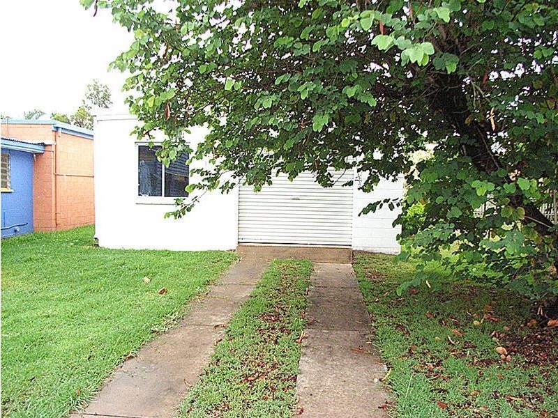 76 Kariboe Street, Biloela QLD 4715