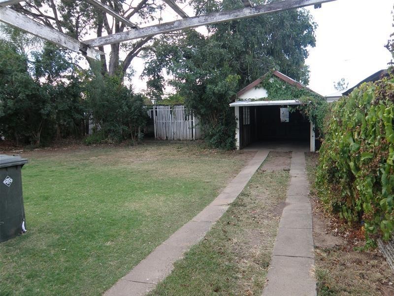 24 Bell Street, Biloela QLD 4715