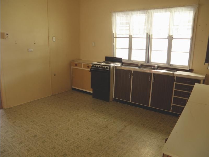 18 Kroombit Street, Biloela QLD 4715
