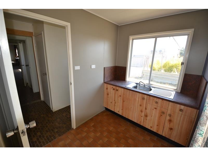 16 Raedon Street, Biloela QLD 4715