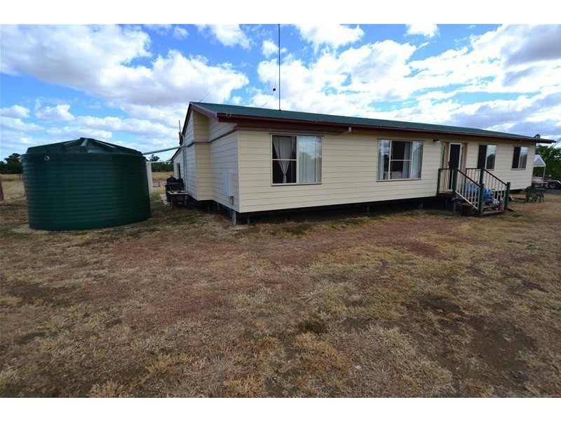 Banana QLD 4702