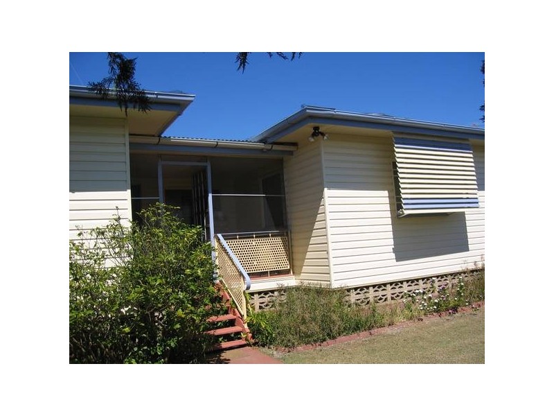 28 King Street, Moura QLD 4718