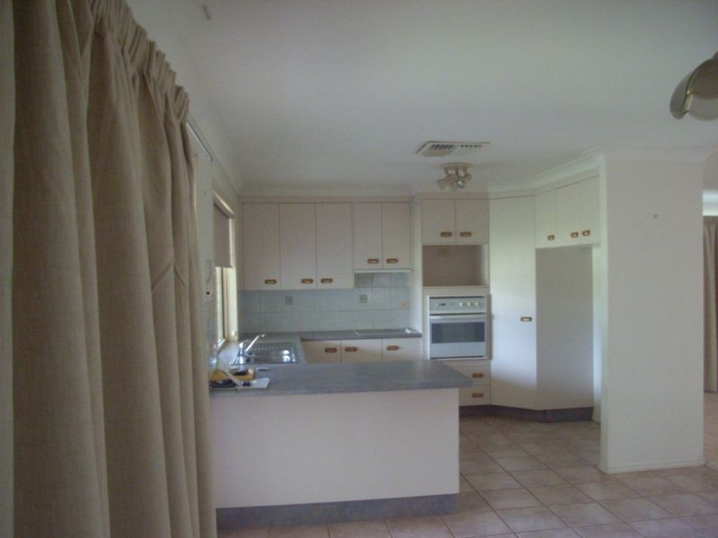 11 Heaton Street, Biloela QLD 4715
