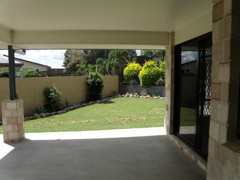 8 Michael Drive, Biloela QLD 4715