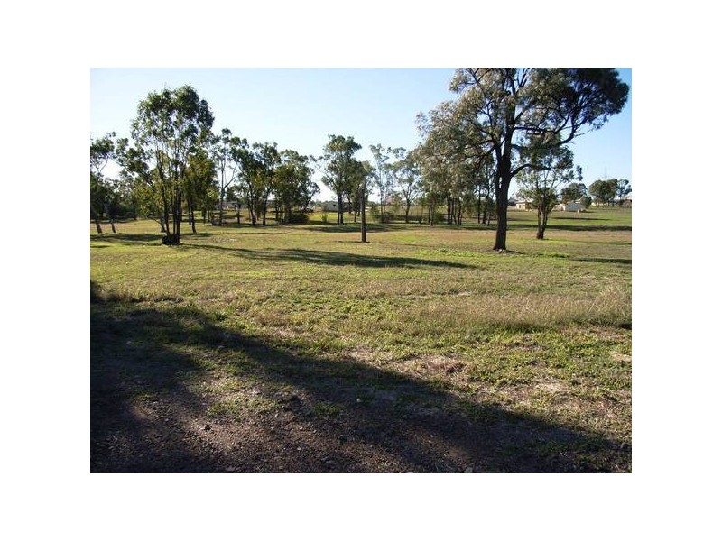 14 Dee Street, Biloela QLD 4715