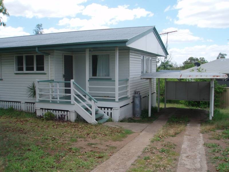 33 Collins Street, Biloela QLD 4715