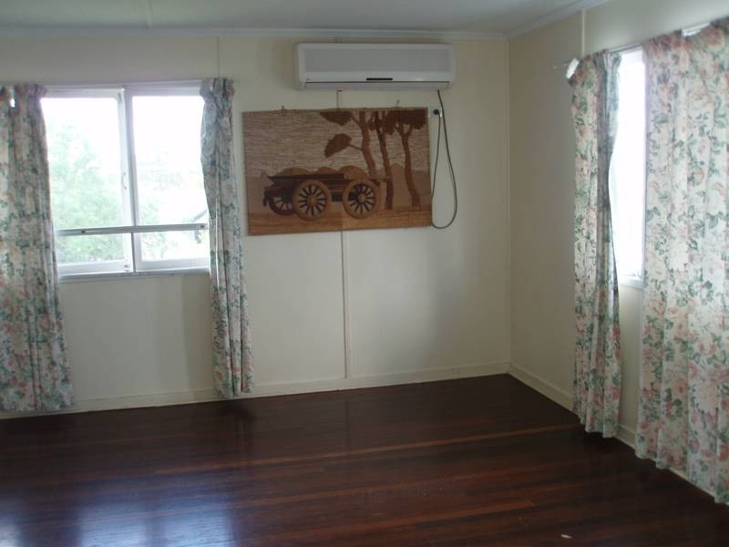 33 Collins Street, Biloela QLD 4715