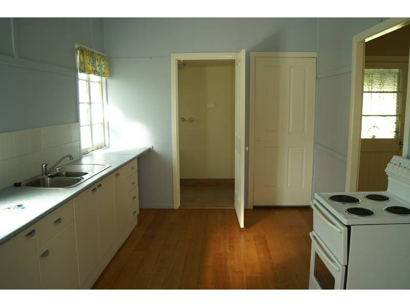 64 Kroombit Street, Biloela QLD 4715