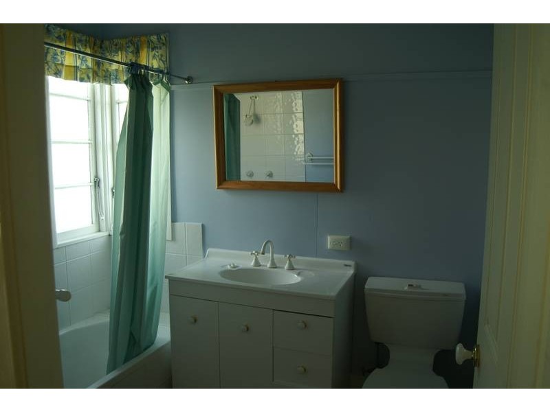 64 Kroombit Street, Biloela QLD 4715