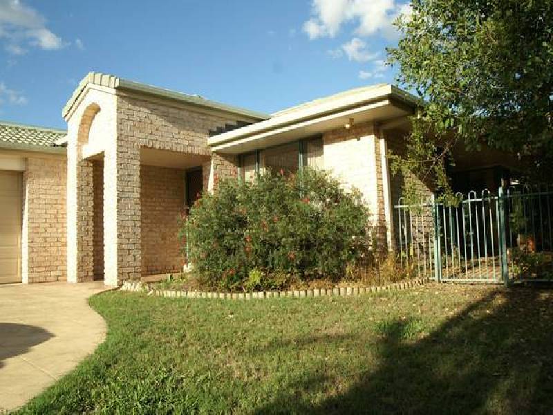15 Heaton Street, Biloela QLD 4715