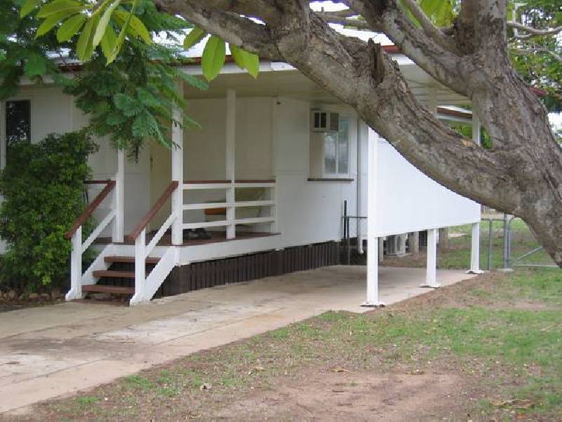 16 Knaggs Street, Moura QLD 4718