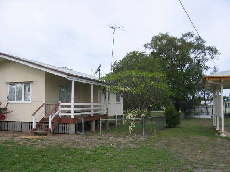 6 Knaggs Street, Moura QLD 4718
