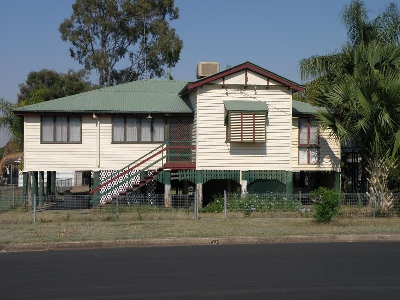 27 Kroombit Street, Biloela QLD 4715