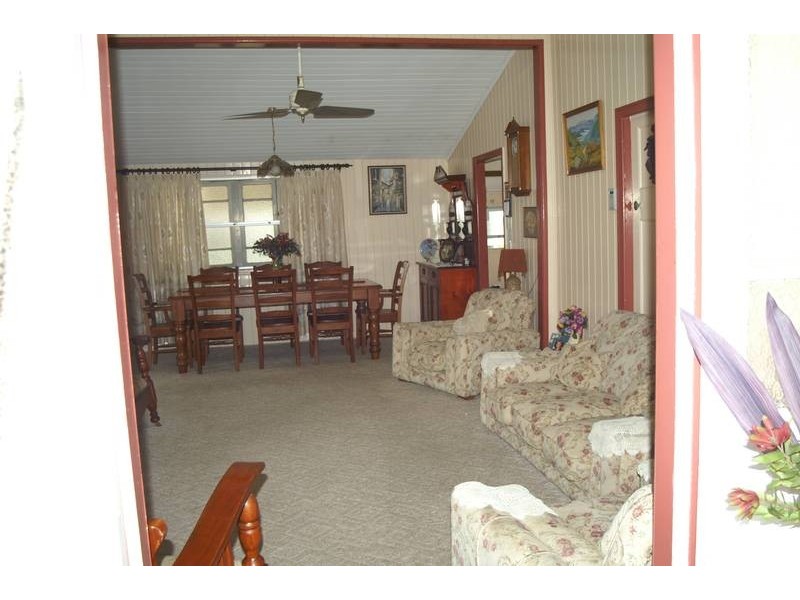 27 Kroombit Street, Biloela QLD 4715