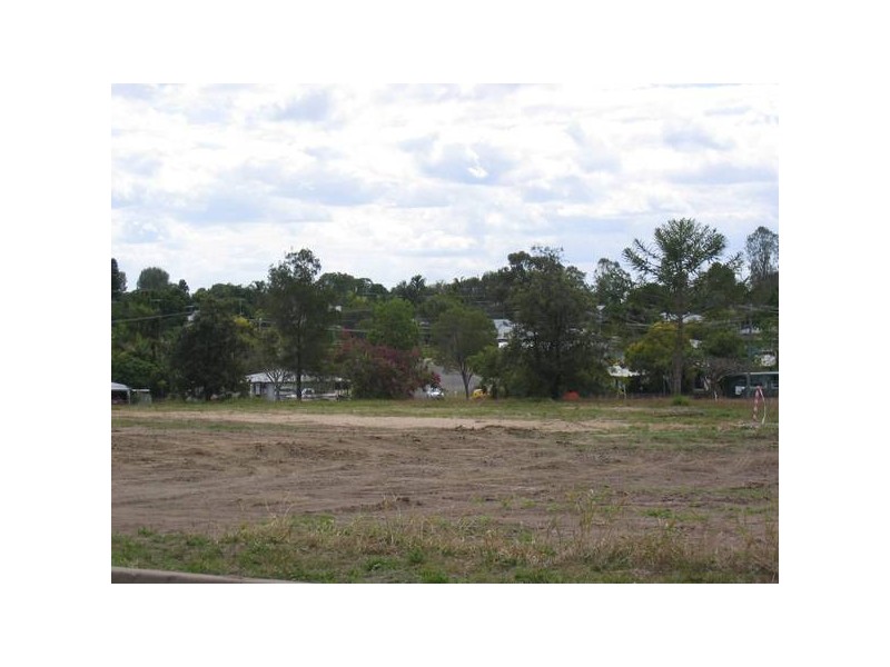 1 Wenck Street, Moura QLD 4718