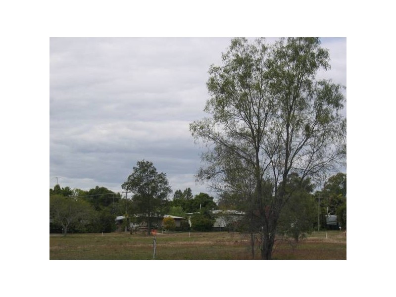 4 Wenck Street, Moura QLD 4718