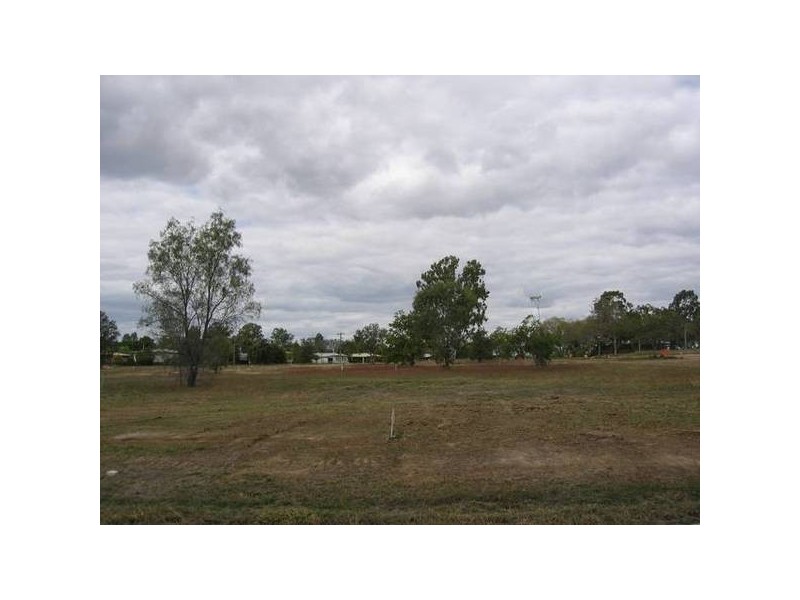 5 Wenck Street, Moura QLD 4718