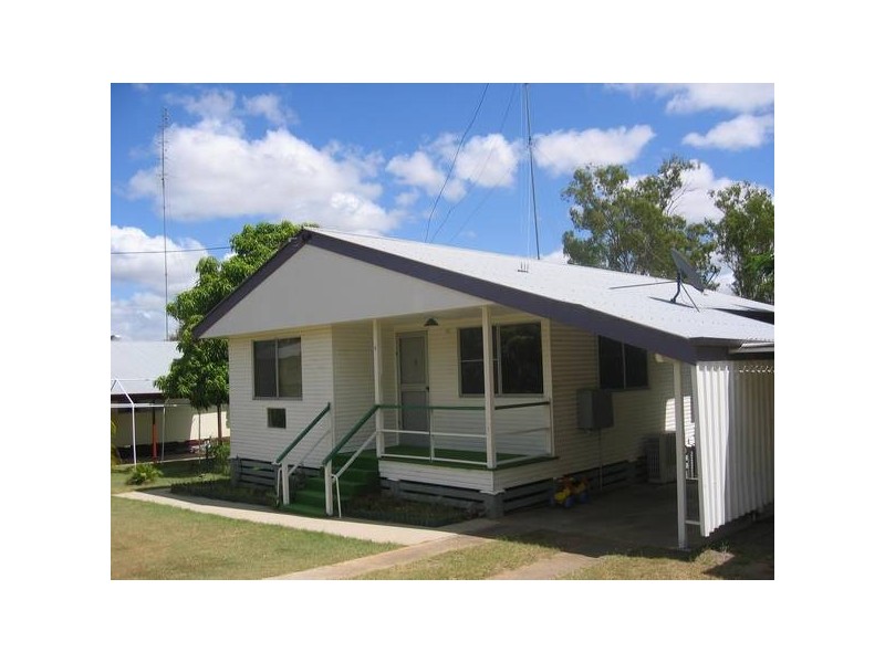 3 Burnham Street, Moura QLD 4718