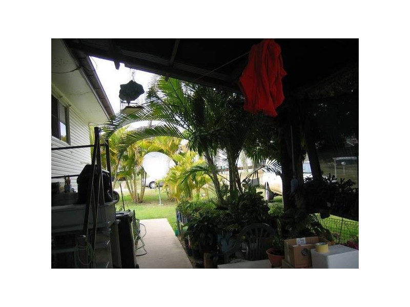 3 Burnham Street, Moura QLD 4718