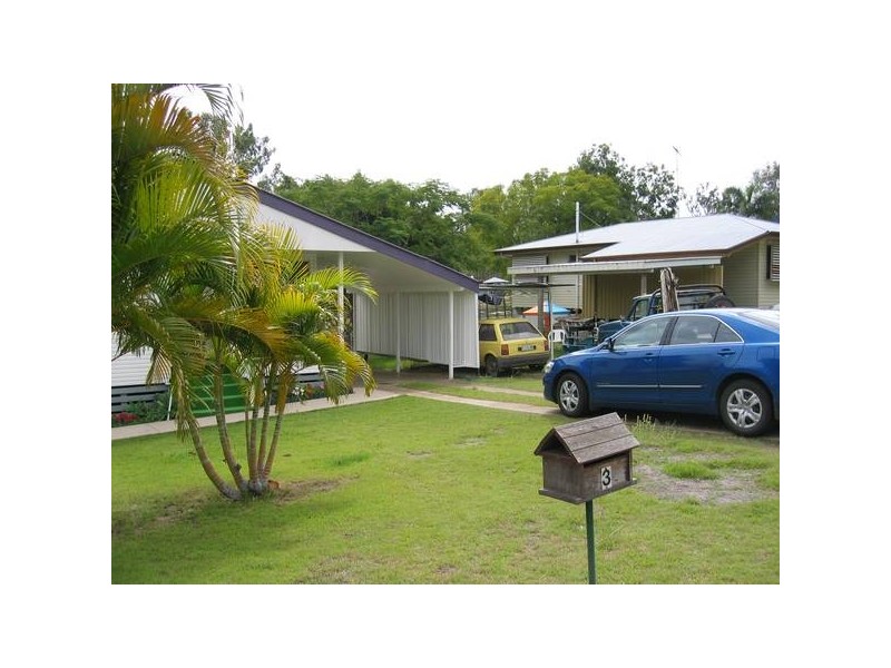 3 Burnham Street, Moura QLD 4718