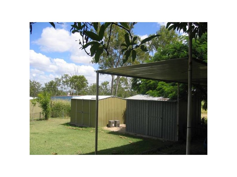 3 Burnham Street, Moura QLD 4718