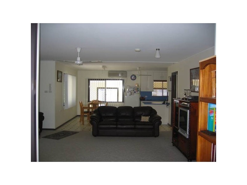 34 King Street, Moura QLD 4718