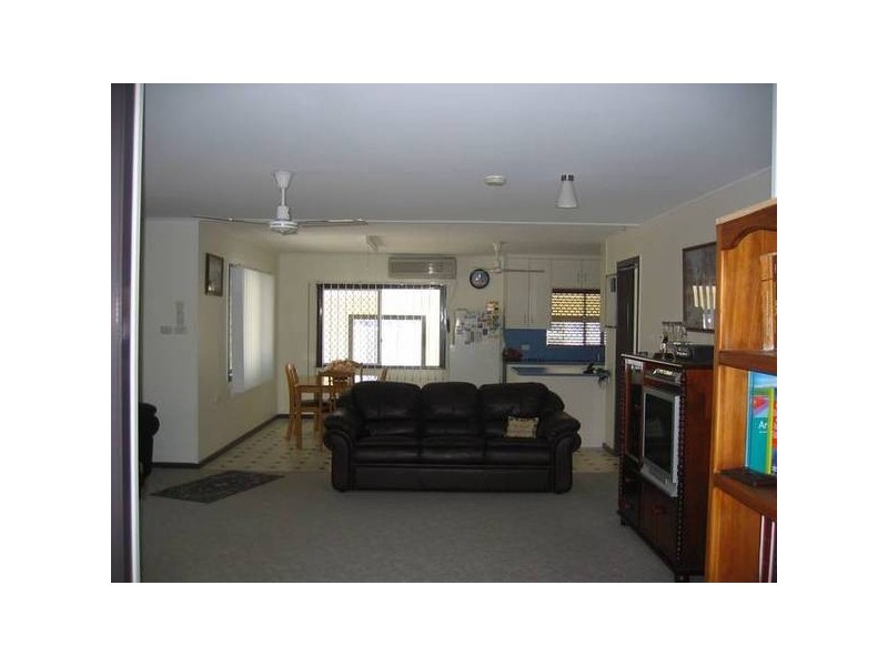 34 King Street, Moura QLD 4718