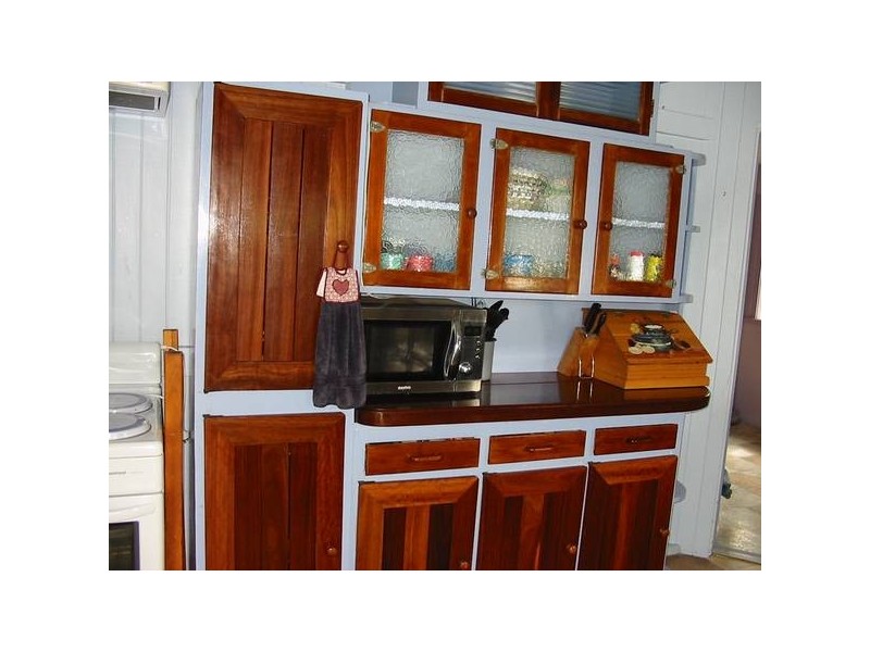 5 Sixth Ave, Theodore QLD 4719