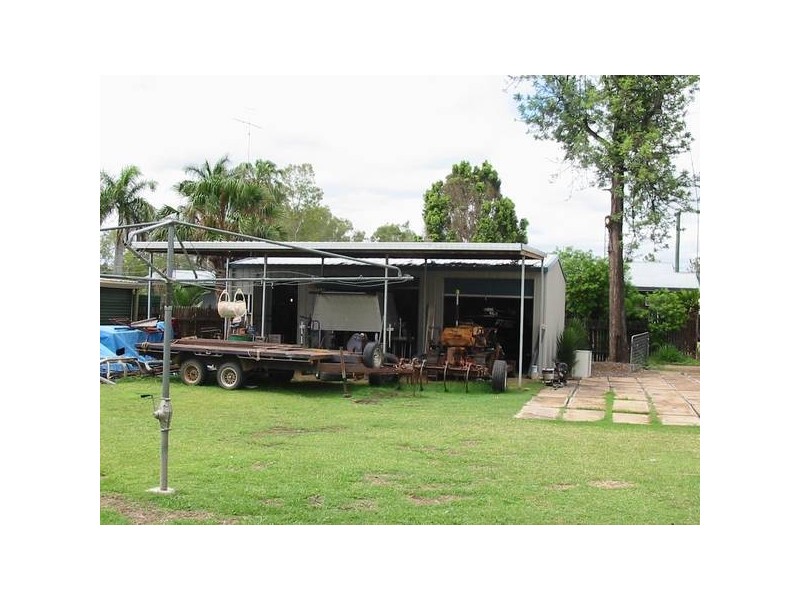 5 Sixth Ave, Theodore QLD 4719