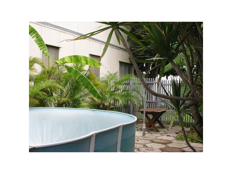 5 Sixth Ave, Theodore QLD 4719