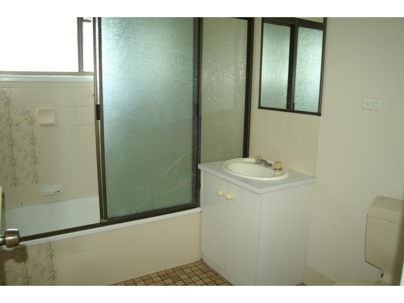 2/65 Bell Street, Biloela QLD 4715