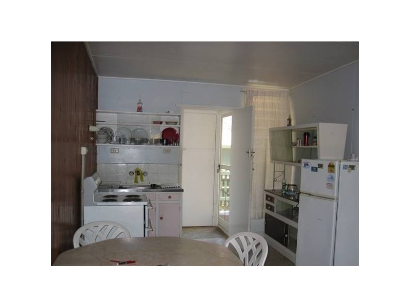 76 Dawson Hwy, Moura QLD 4718