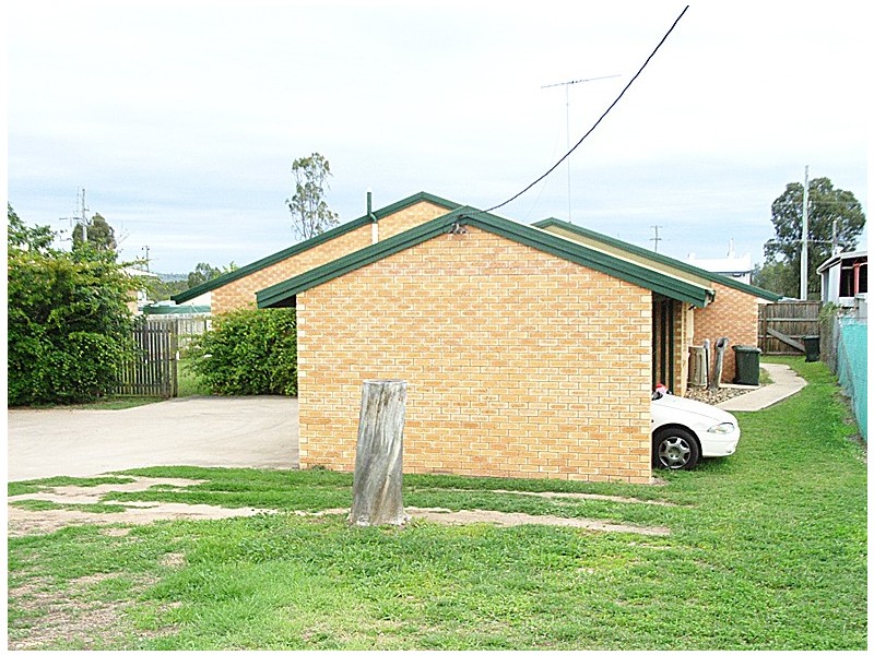 2/171 Kariboe, Biloela QLD 4715