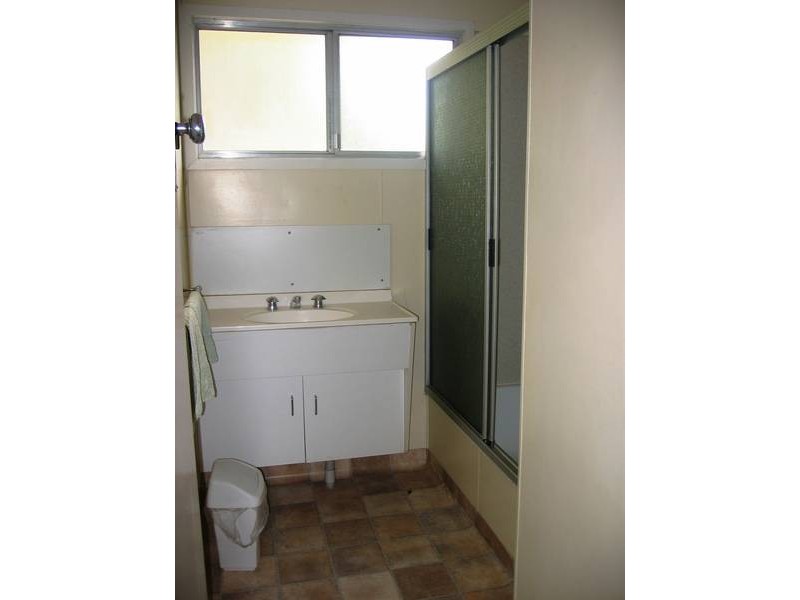 11 Becker Street, Moura QLD 4718