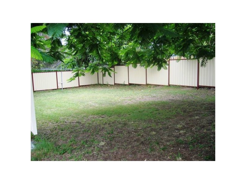 11 Becker Street, Moura QLD 4718