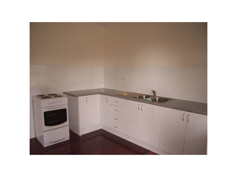 1/3 Bell, Biloela QLD 4715