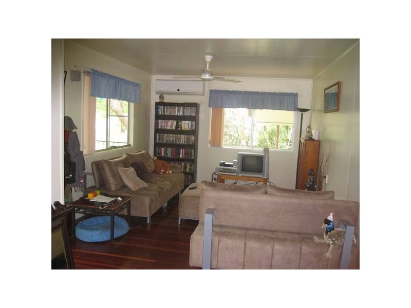 4 McDowell St, Moura QLD 4718