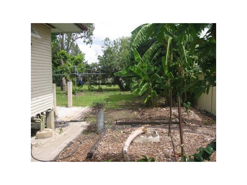 3 Hewitt Street, Moura QLD 4718