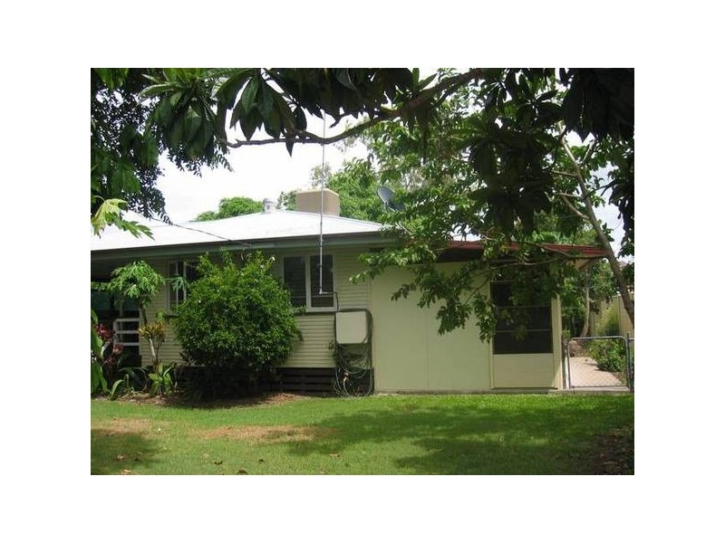 3 Hewitt Street, Moura QLD 4718