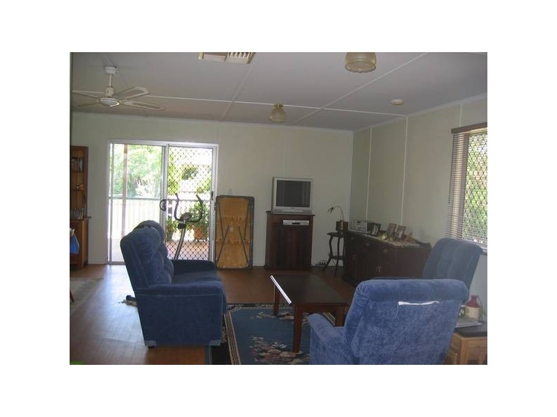 55 Davey Street, Moura QLD 4718