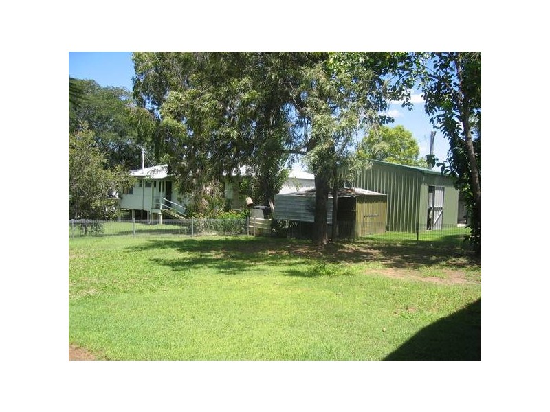 55 Davey Street, Moura QLD 4718