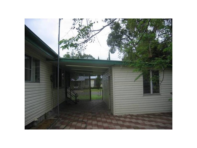 20 Eleventh Avenue, Theodore QLD 4719