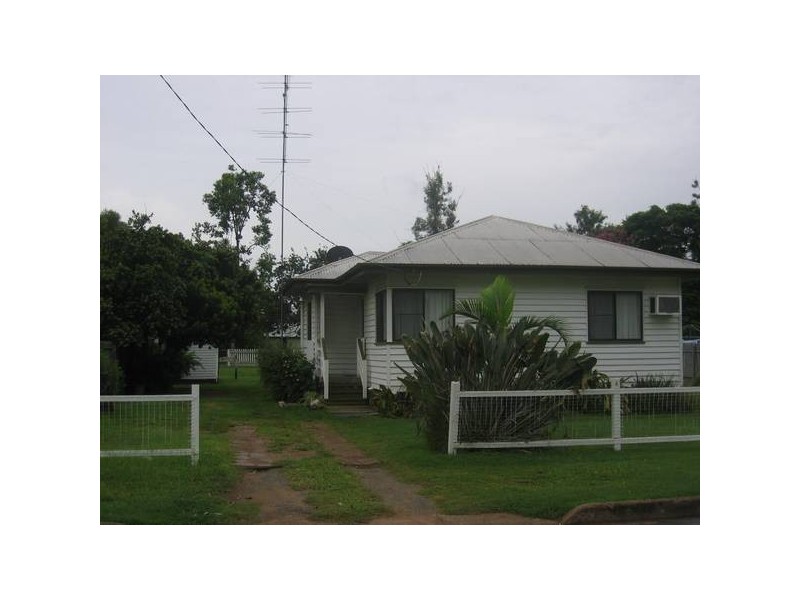 4 Seventh Avenue, Theodore QLD 4719