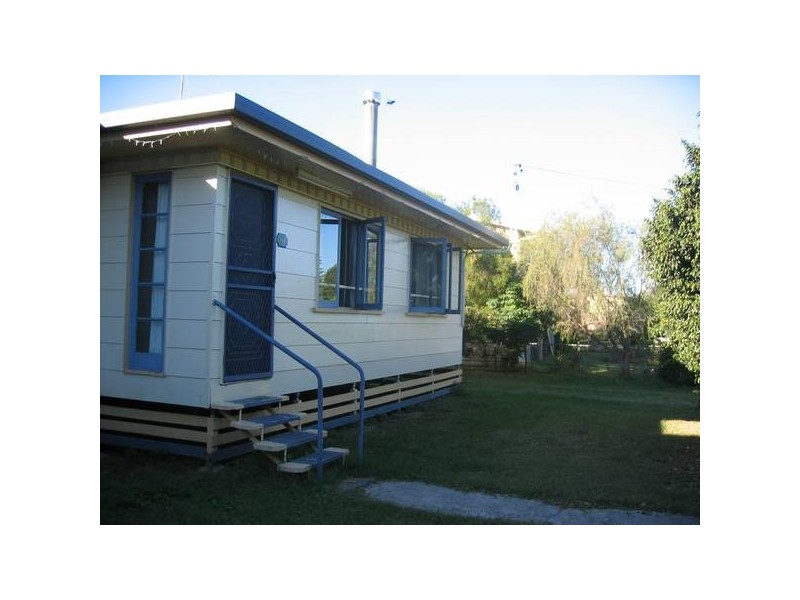 31 Eleventh Ave, Theodore QLD 4719