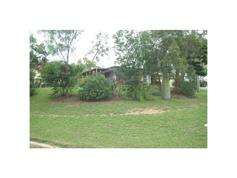 8 Whitlock Place, Biloela QLD 4715