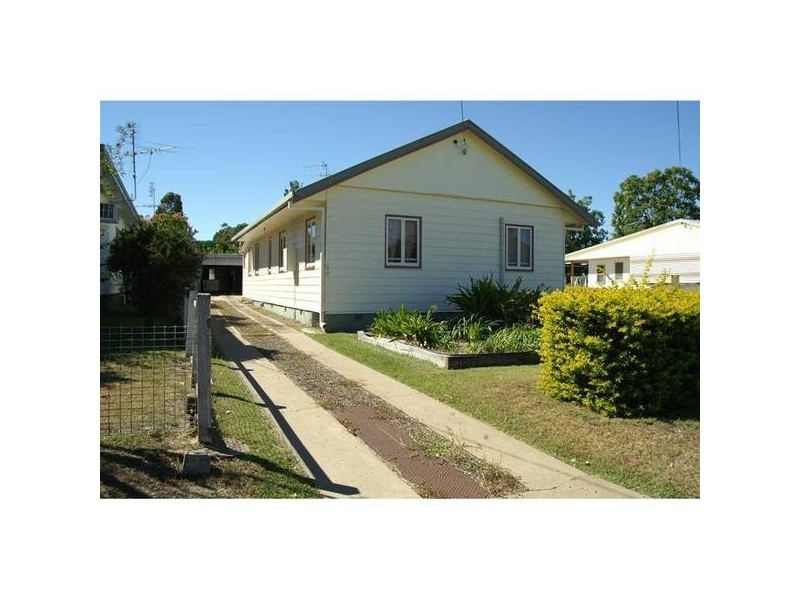 30 Rainbow Street, Biloela QLD 4715