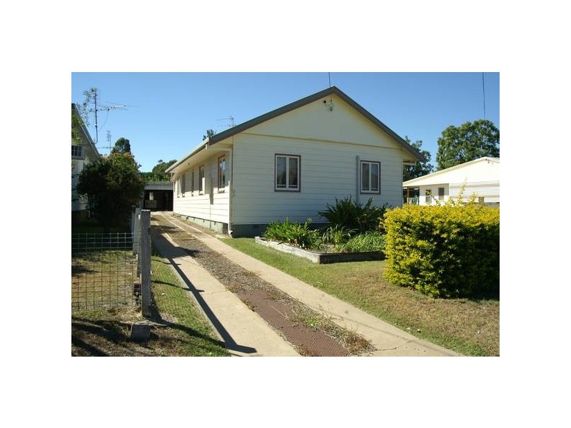 30 Rainbow Street, Biloela QLD 4715