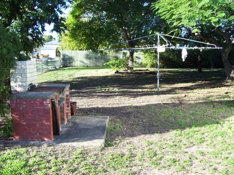 64 Bell Street, Biloela QLD 4715