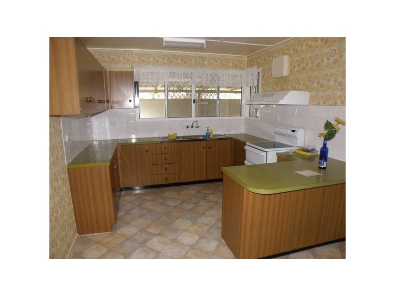 30 Collins Street, Biloela QLD 4715